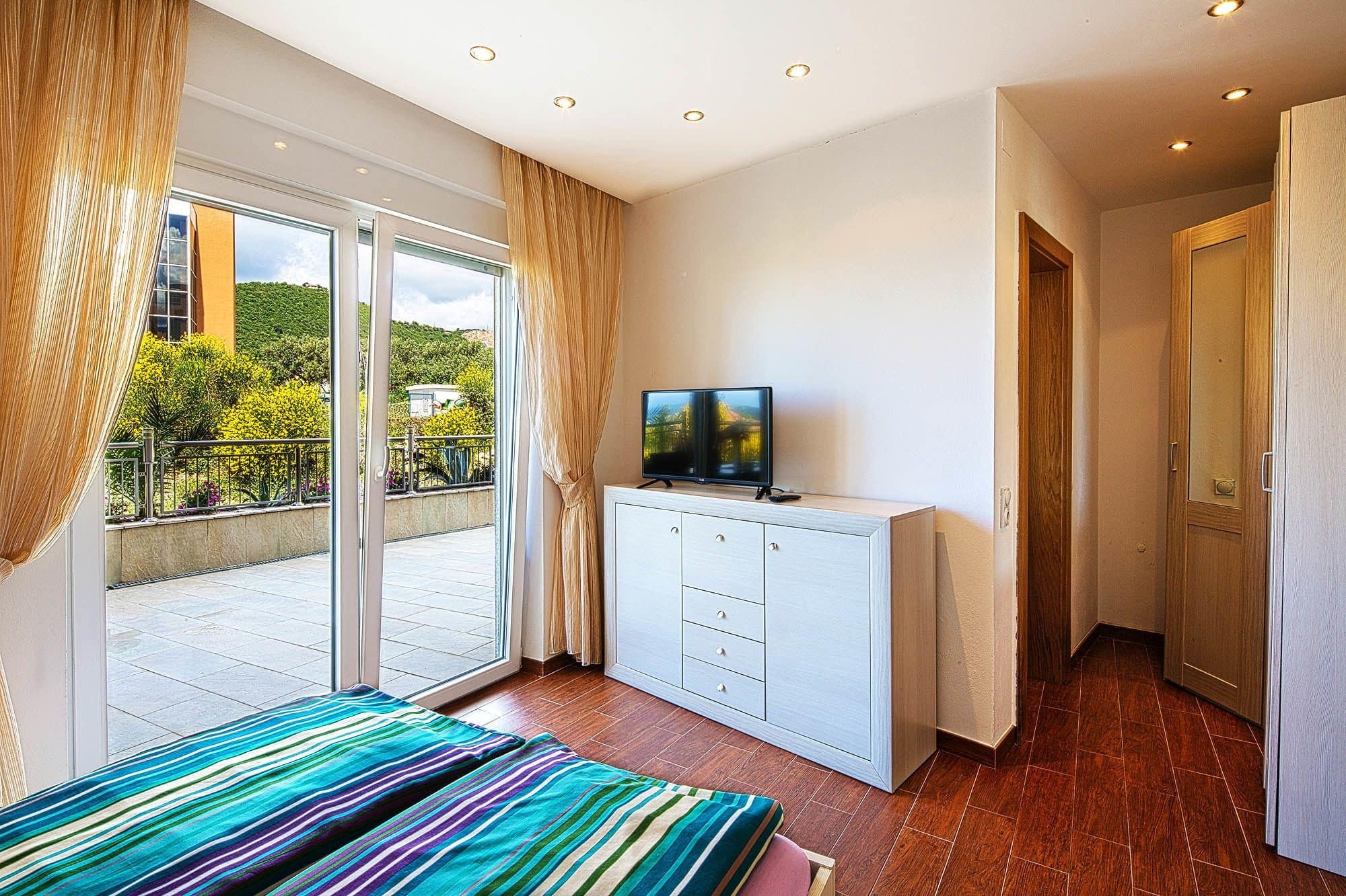 Montelux Apartments Budva Eksteriør billede